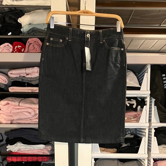 NWT Tommy Hilfiger Dark Blue Denim Jean Skirt - Picture 2 of 7